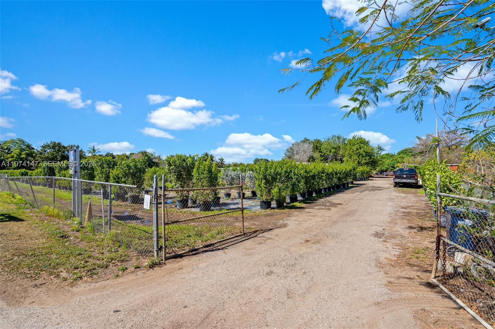   /   кв.футов $ 2026-03-01 0 Фото