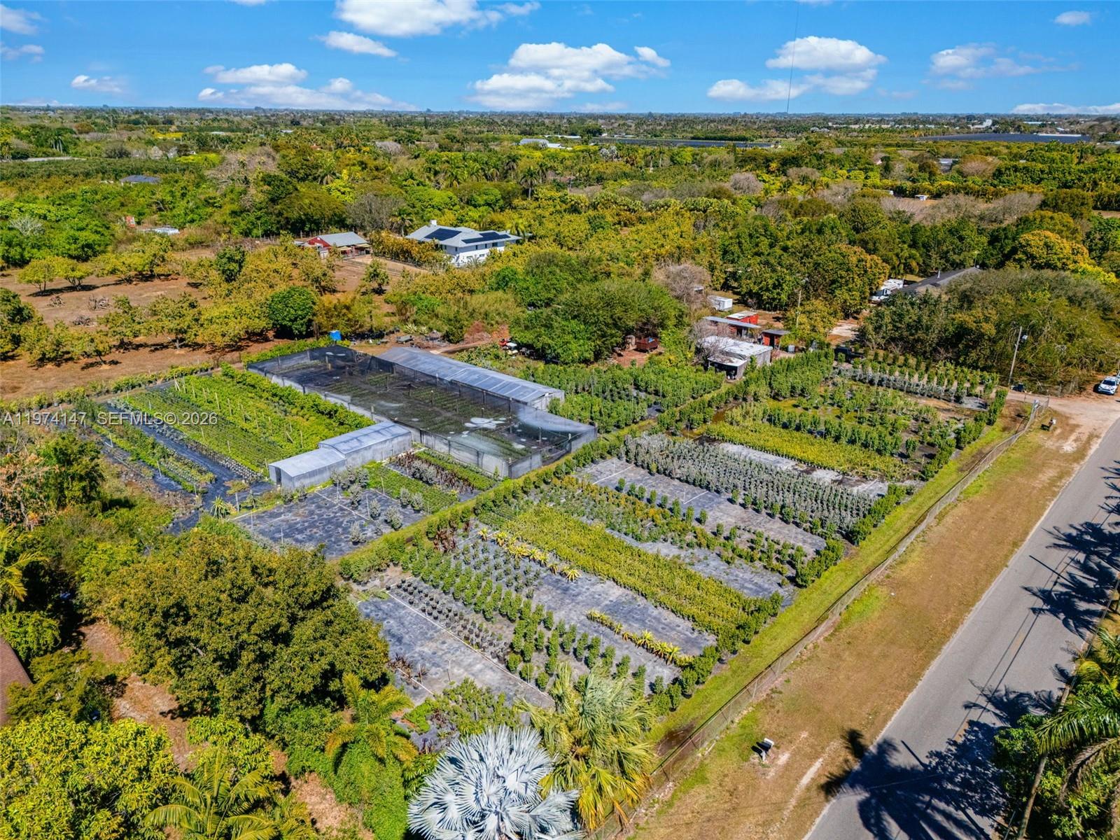   /   кв.футов $ 2026-03-01 0 Фото