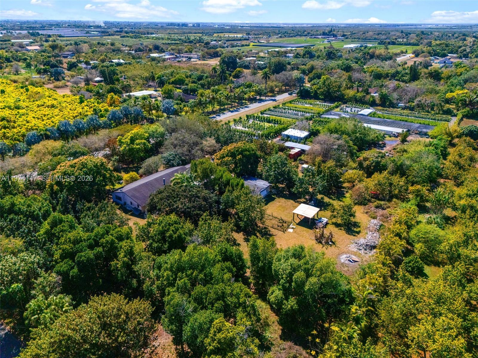   /   кв.футов $ 2026-03-01 0 Фото