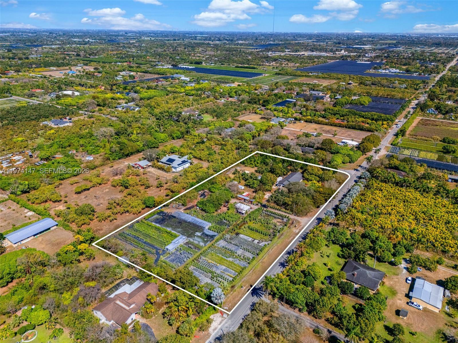   /   кв.футов $ 2026-03-01 0 Фото