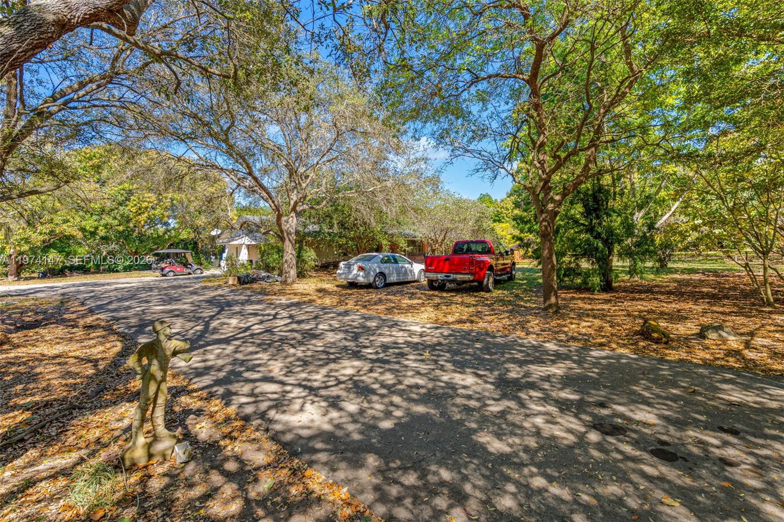   /   кв.футов $ 2026-03-01 0 Фото