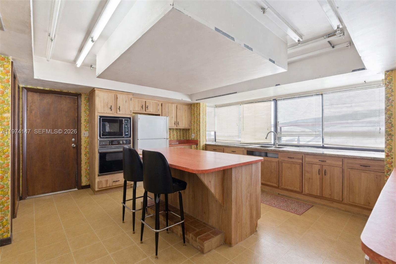   /   кв.футов $ 2026-03-01 0 Фото