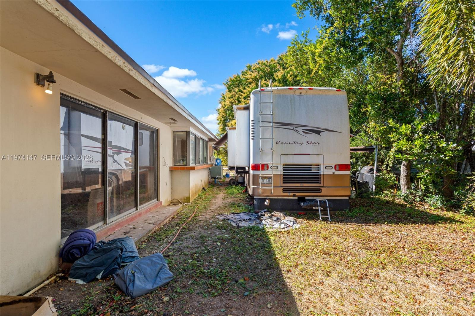   /   кв.футов $ 2026-03-01 0 Фото