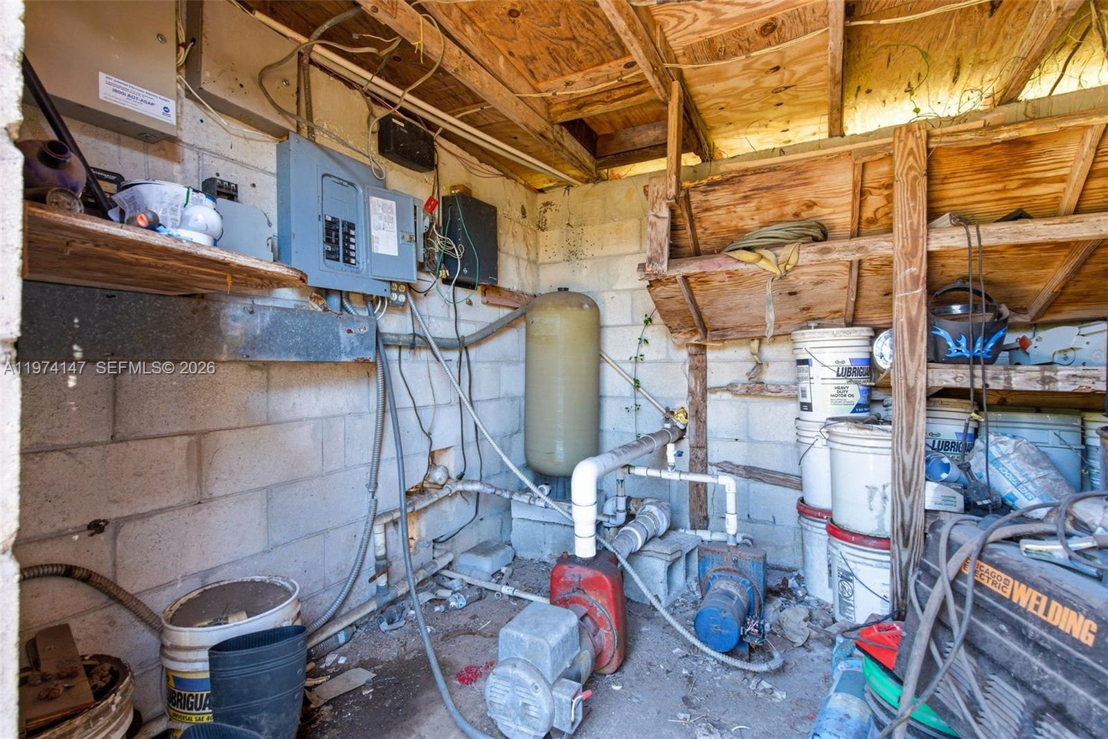   /   кв.футов $ 2026-03-01 0 Фото