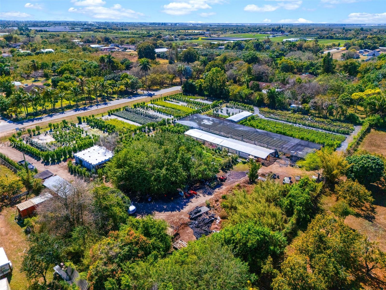   /   кв.футов $ 2026-03-01 0 Фото