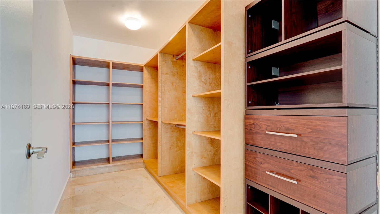 See details 3007 2 / 3 2106 sq. ft. $ 2026-03-01 0 Photo