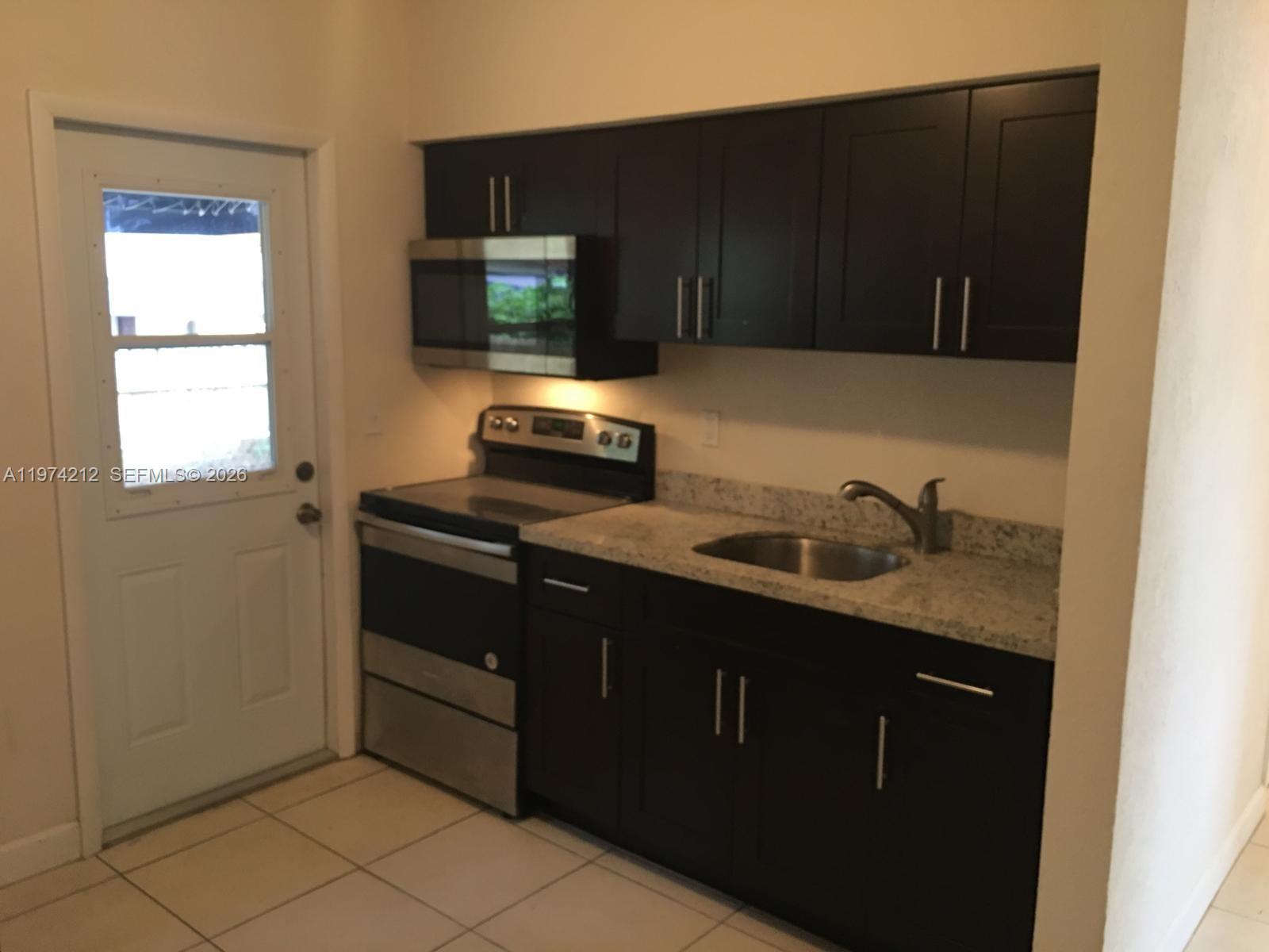   /  1296 кв.футов $ 2026-03-01 0 Фото