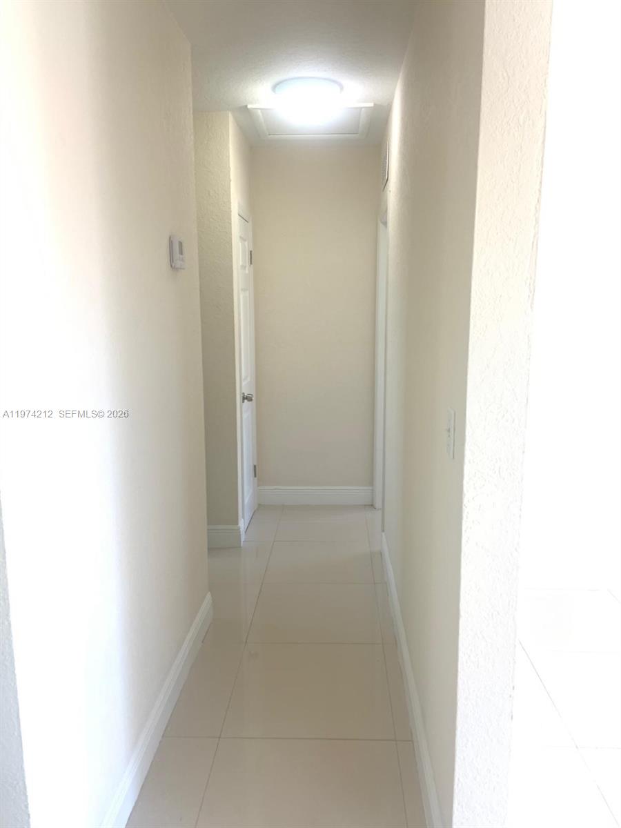   /  1296 кв.футов $ 2026-03-01 0 Фото