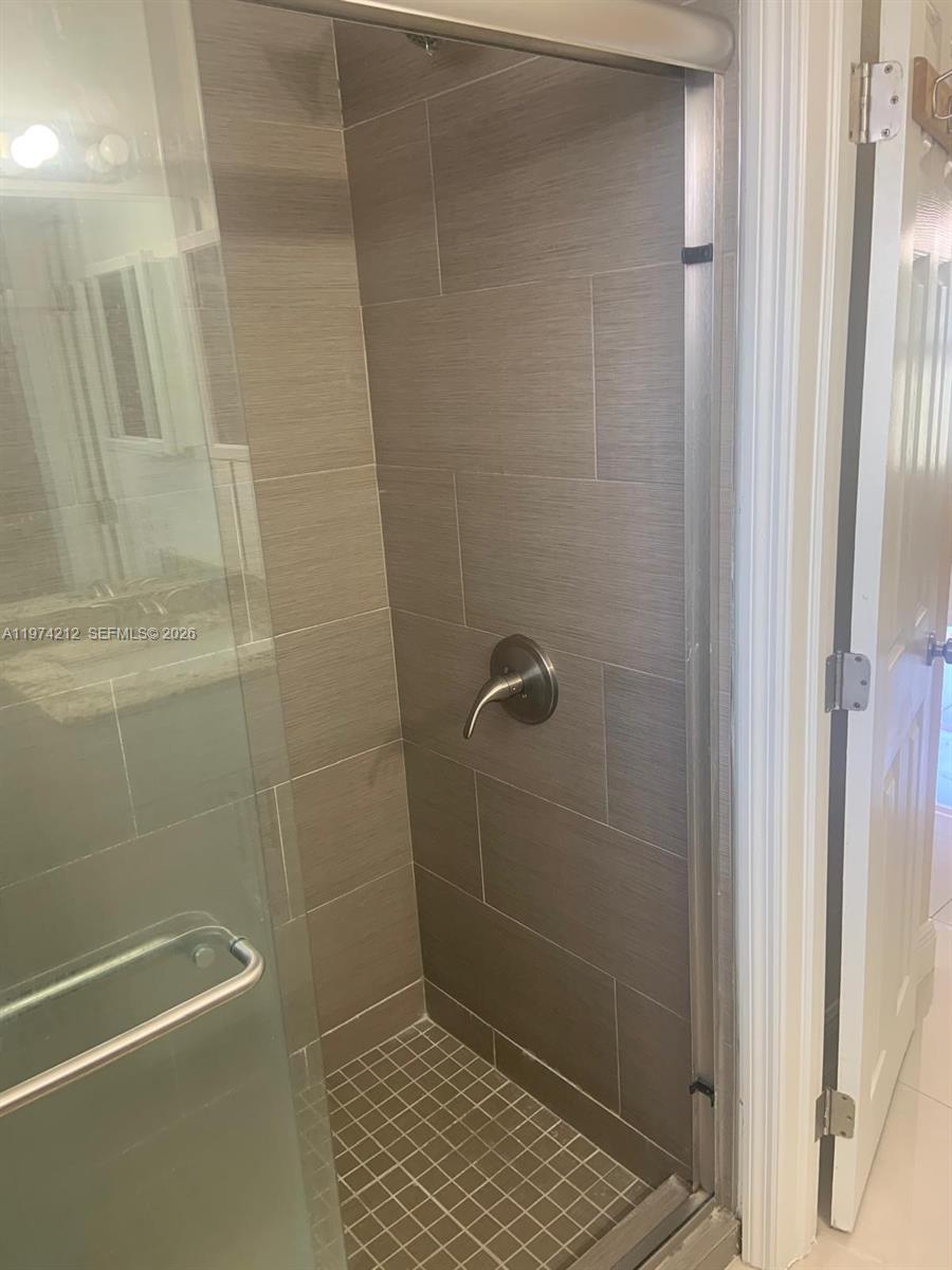   /  1296 кв.футов $ 2026-03-01 0 Фото