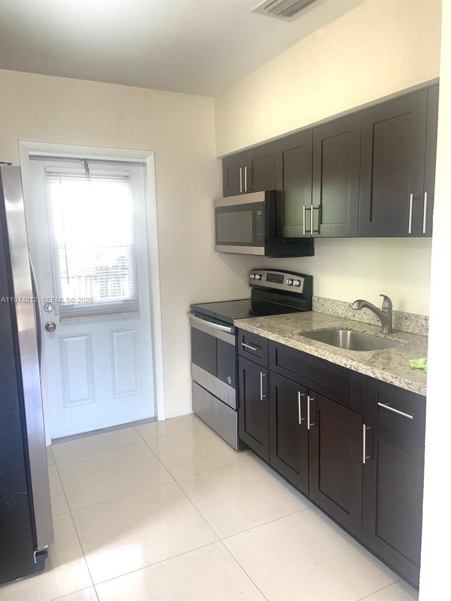   /  1296 кв.футов $ 2026-03-01 0 Фото