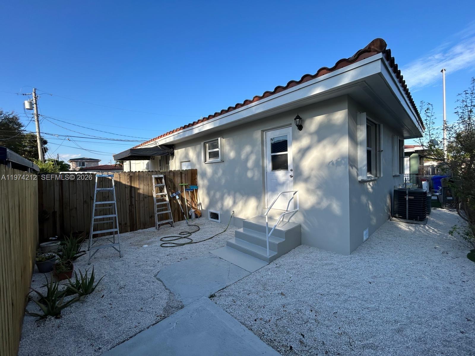   /  1296 кв.футов $ 2026-03-01 0 Фото