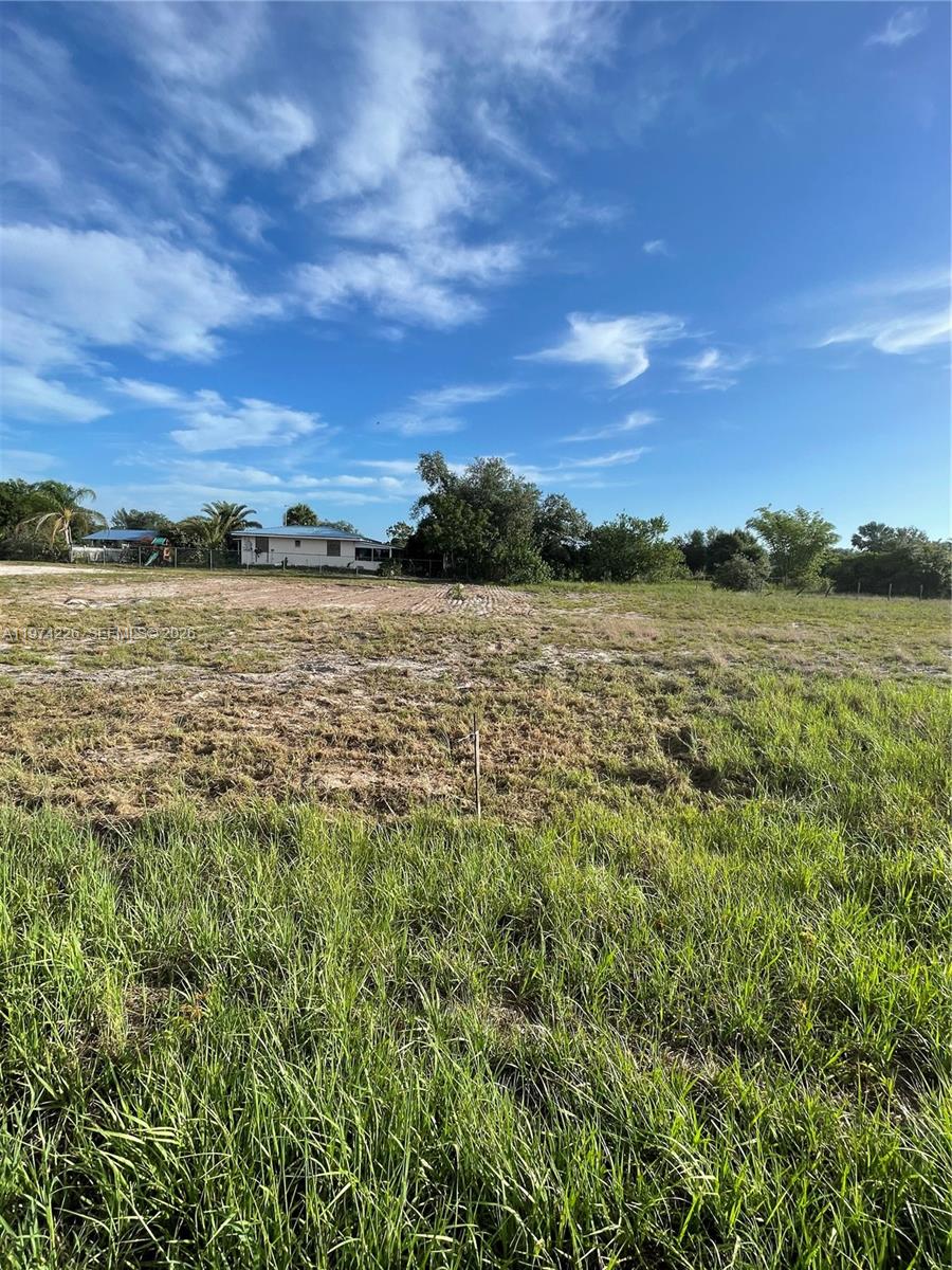   /   кв.футов $ 2026-03-01 0 Фото