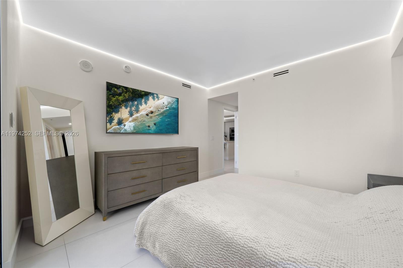 See details 4-2003 2 / 3 1524 sq. ft. $ 2026-03-01 0 Photo