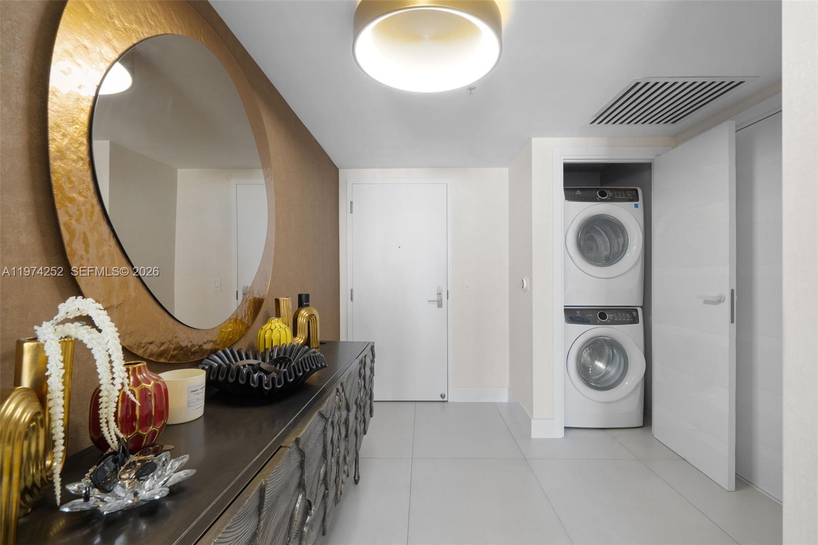 See details 4-2003 2 / 3 1524 sq. ft. $ 2026-03-01 0 Photo