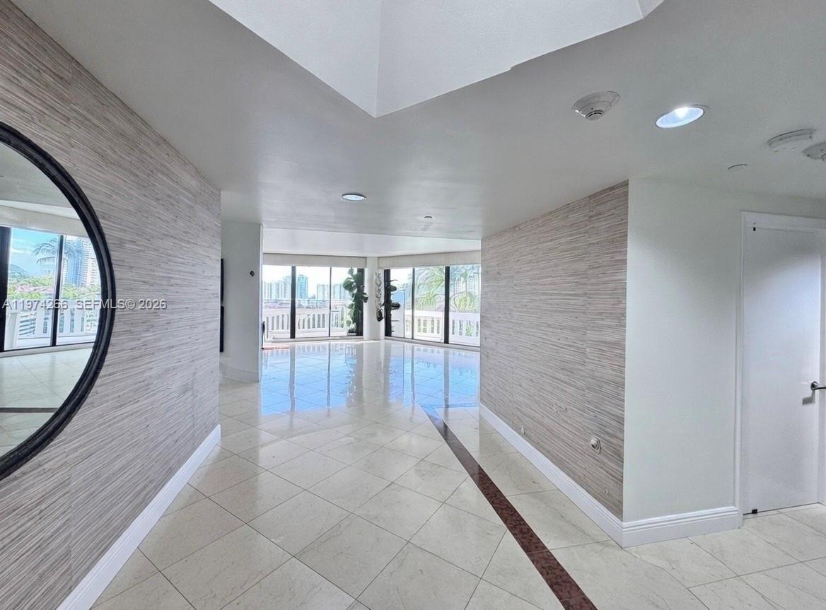 606 3 / 3 2040 sq. ft. $ 2026-03-01 0 Photo