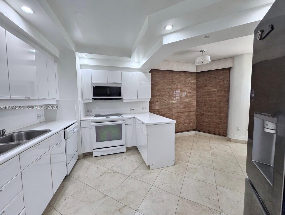 606 3 / 3 2040 sq. ft. $ 2026-03-01 0 Photo