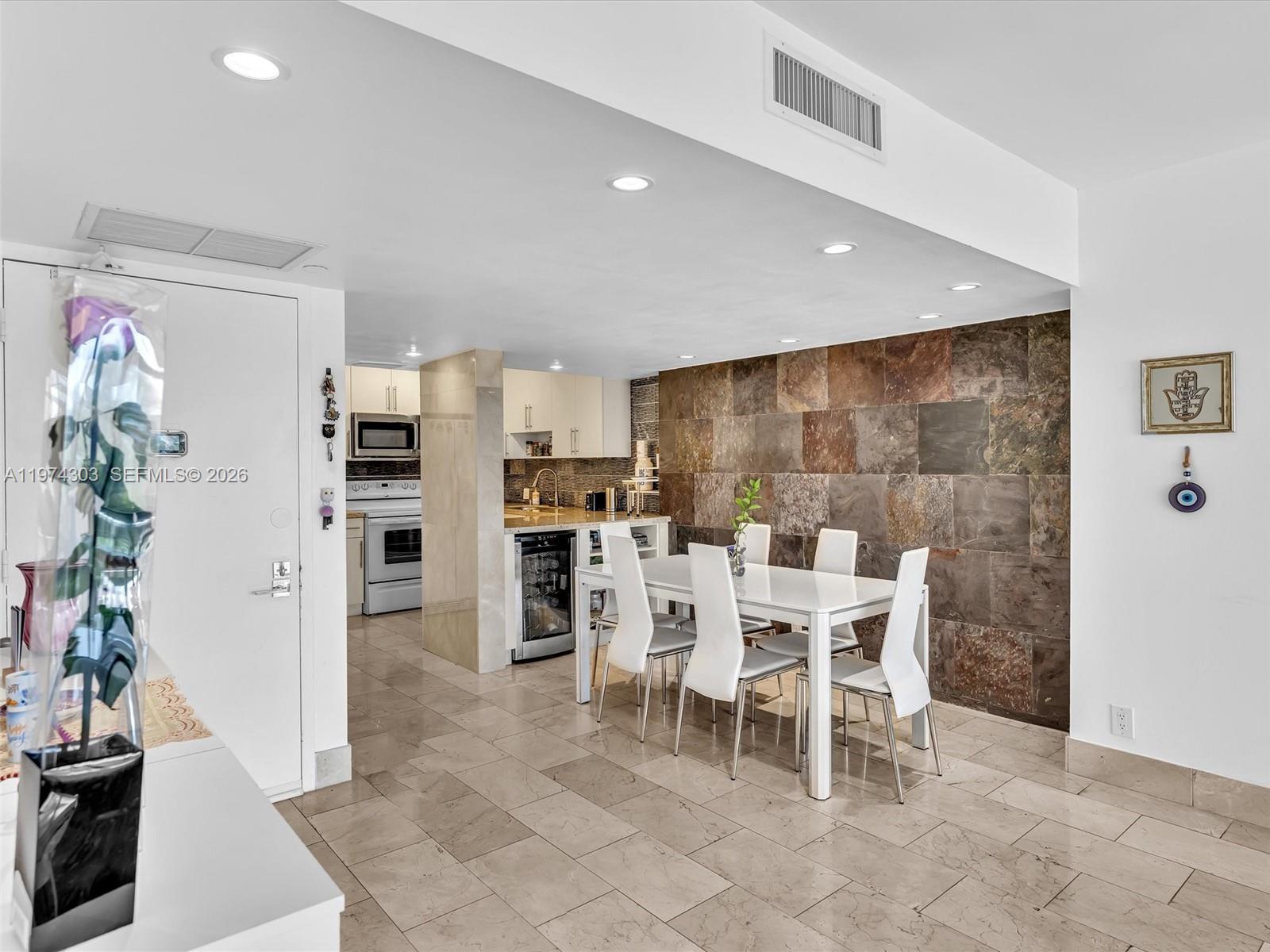 Photo of 20335 Country Club Dr  #310, Aventura, Florida, 33180 - 