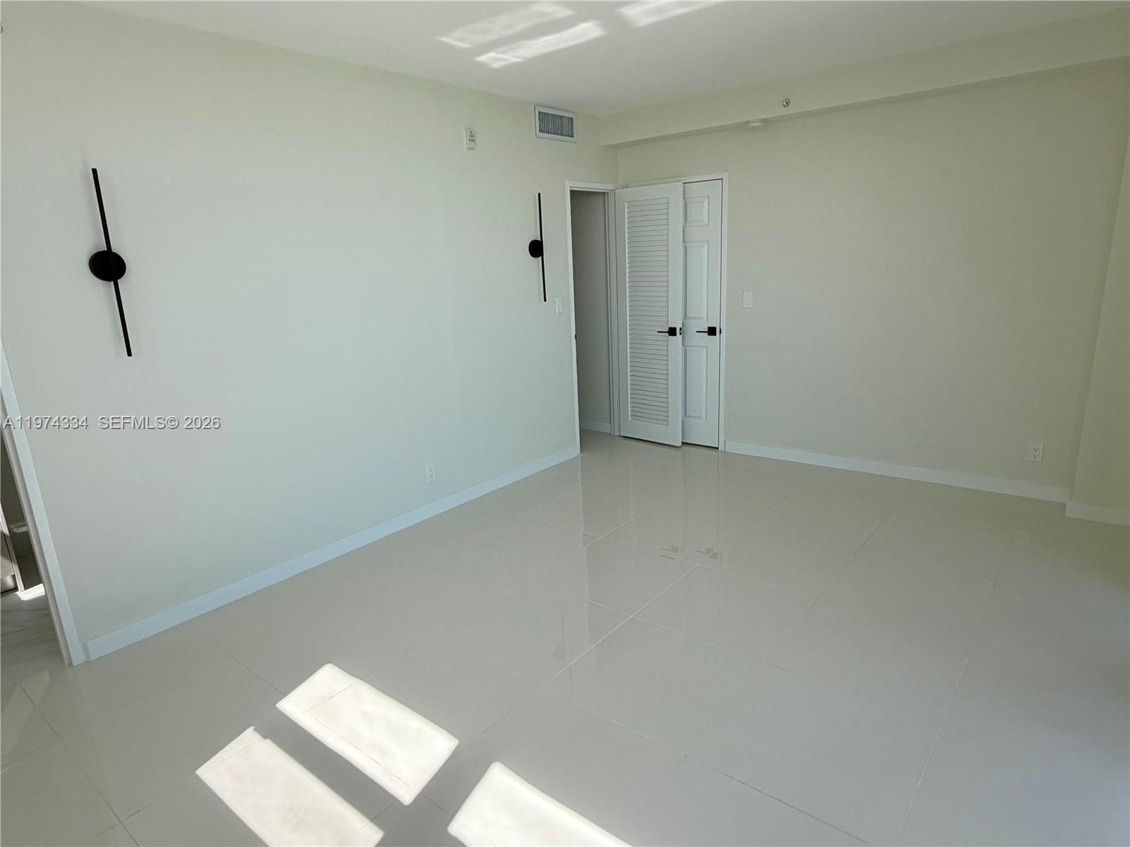 Photo of 3001 Ocean Dr  #511, Hollywood, Florida, 33019 - 