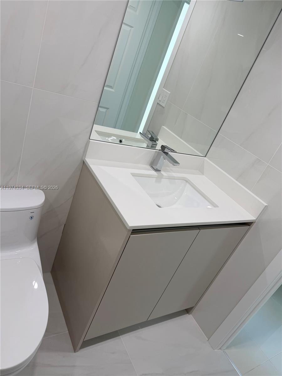 Photo of 3001 Ocean Dr  #511, Hollywood, Florida, 33019 - 