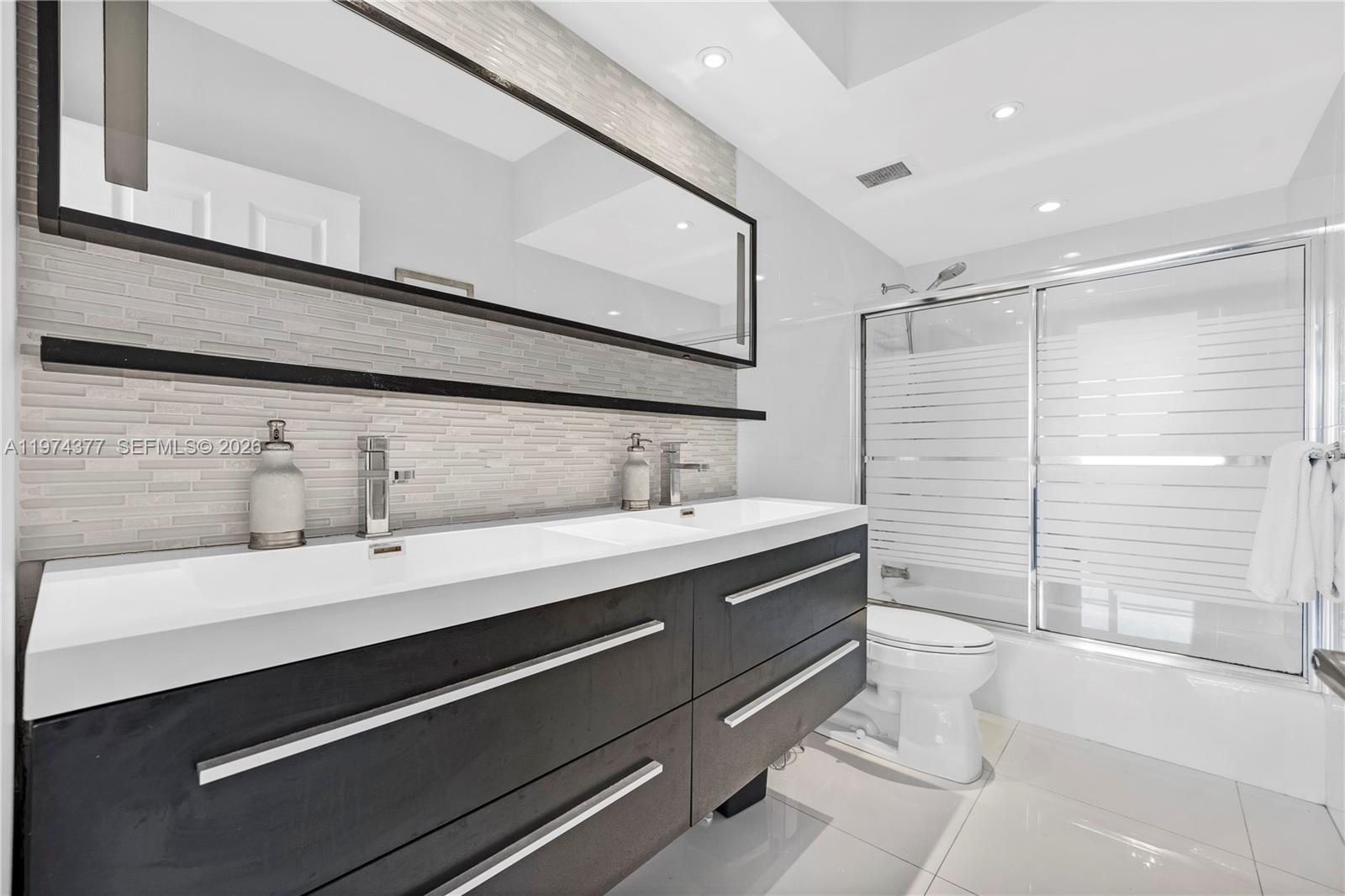 PHJ 2 / 2 1240 sq. ft. $ 2026-03-02 0 foto