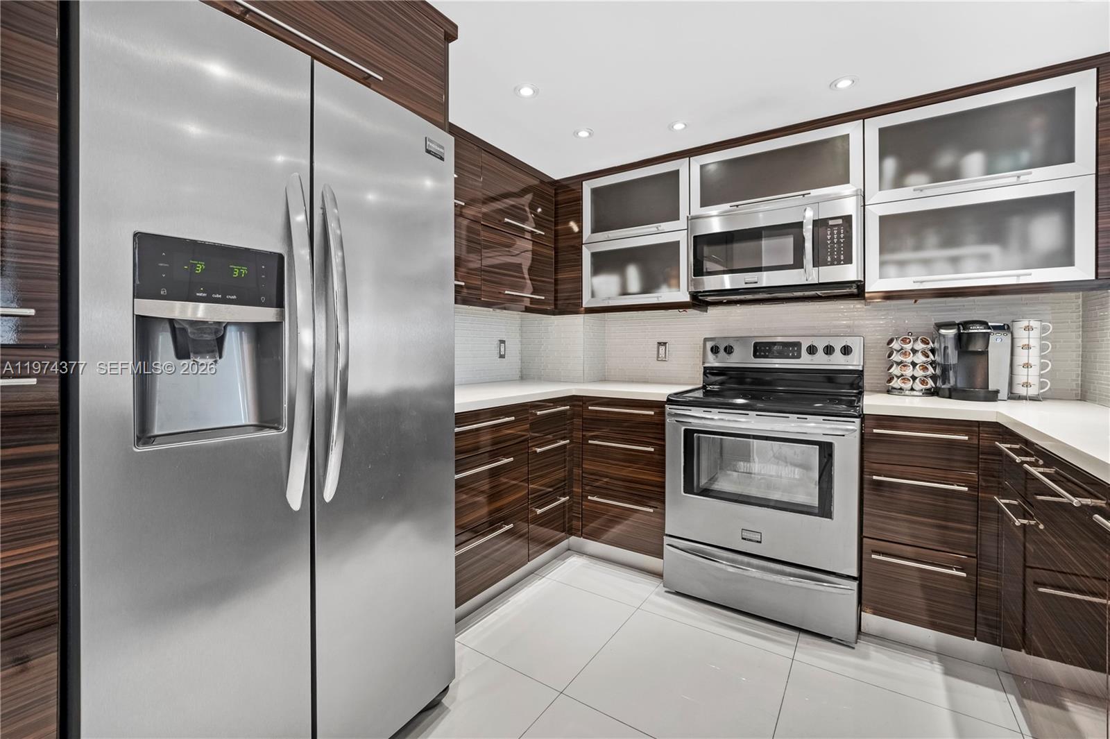 PHJ 2 / 2 1240 sq. ft. $ 2026-03-02 0 foto