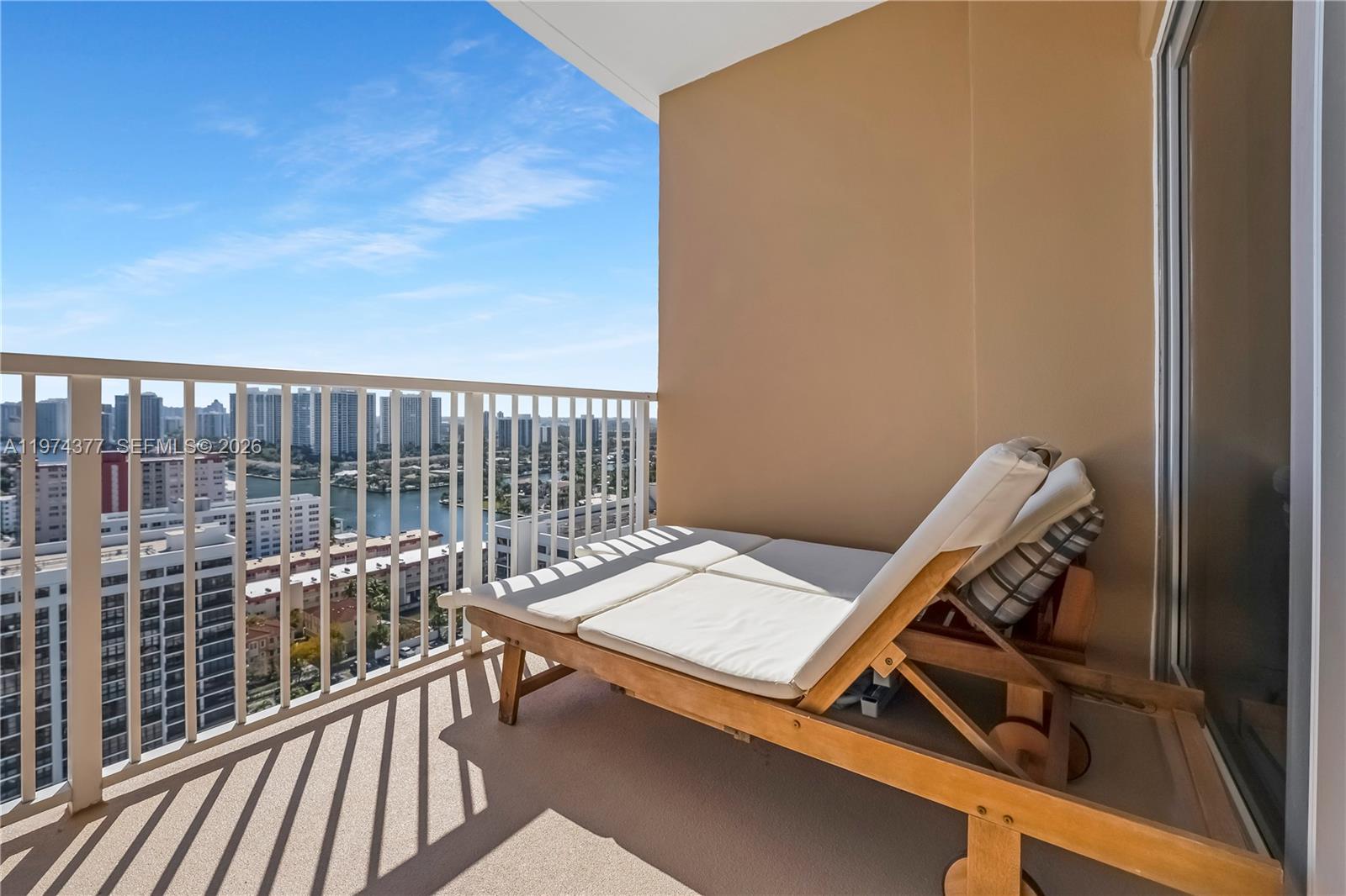 PHJ 2 / 2 1240 sq. ft. $ 2026-03-02 0 foto