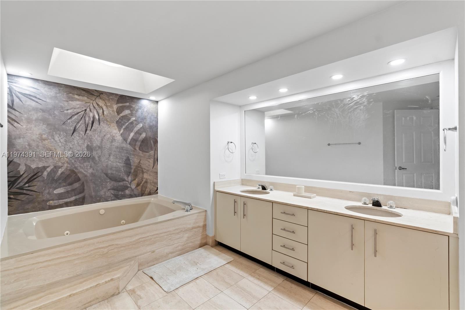 Photo of 20191 Country Club Dr  #407, Aventura, Florida, 33180 - 