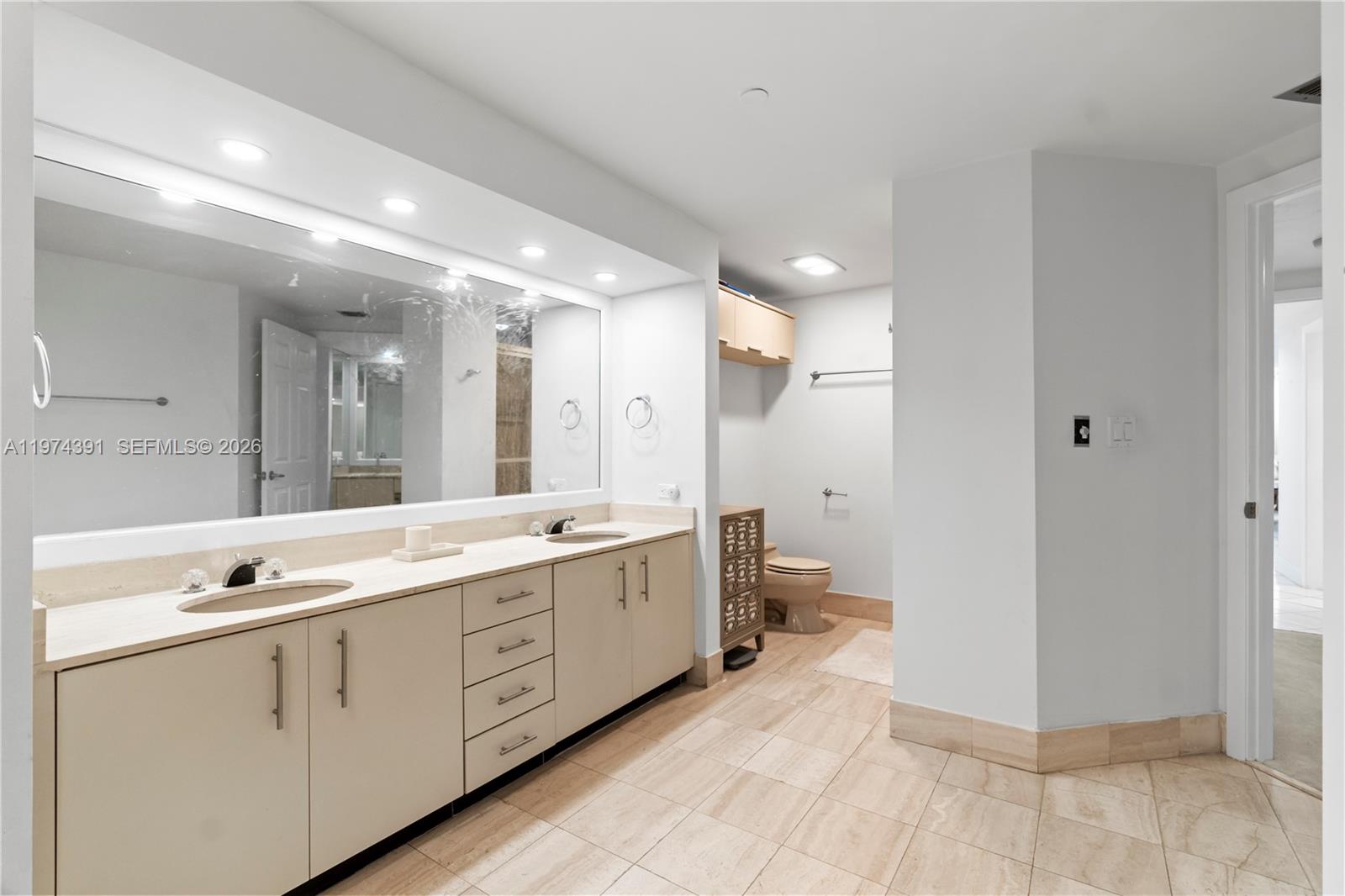 Photo of 20191 Country Club Dr  #407, Aventura, Florida, 33180 - 