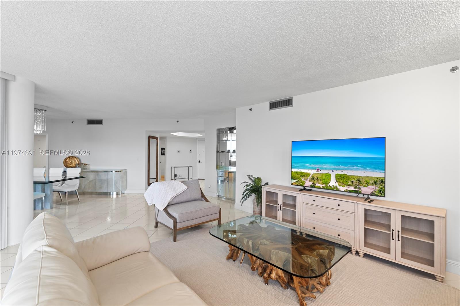 Photo of 20191 Country Club Dr  #407, Aventura, Florida, 33180 - 