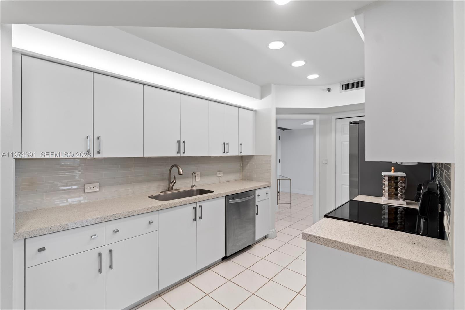 Photo of 20191 Country Club Dr  #407, Aventura, Florida, 33180 - 