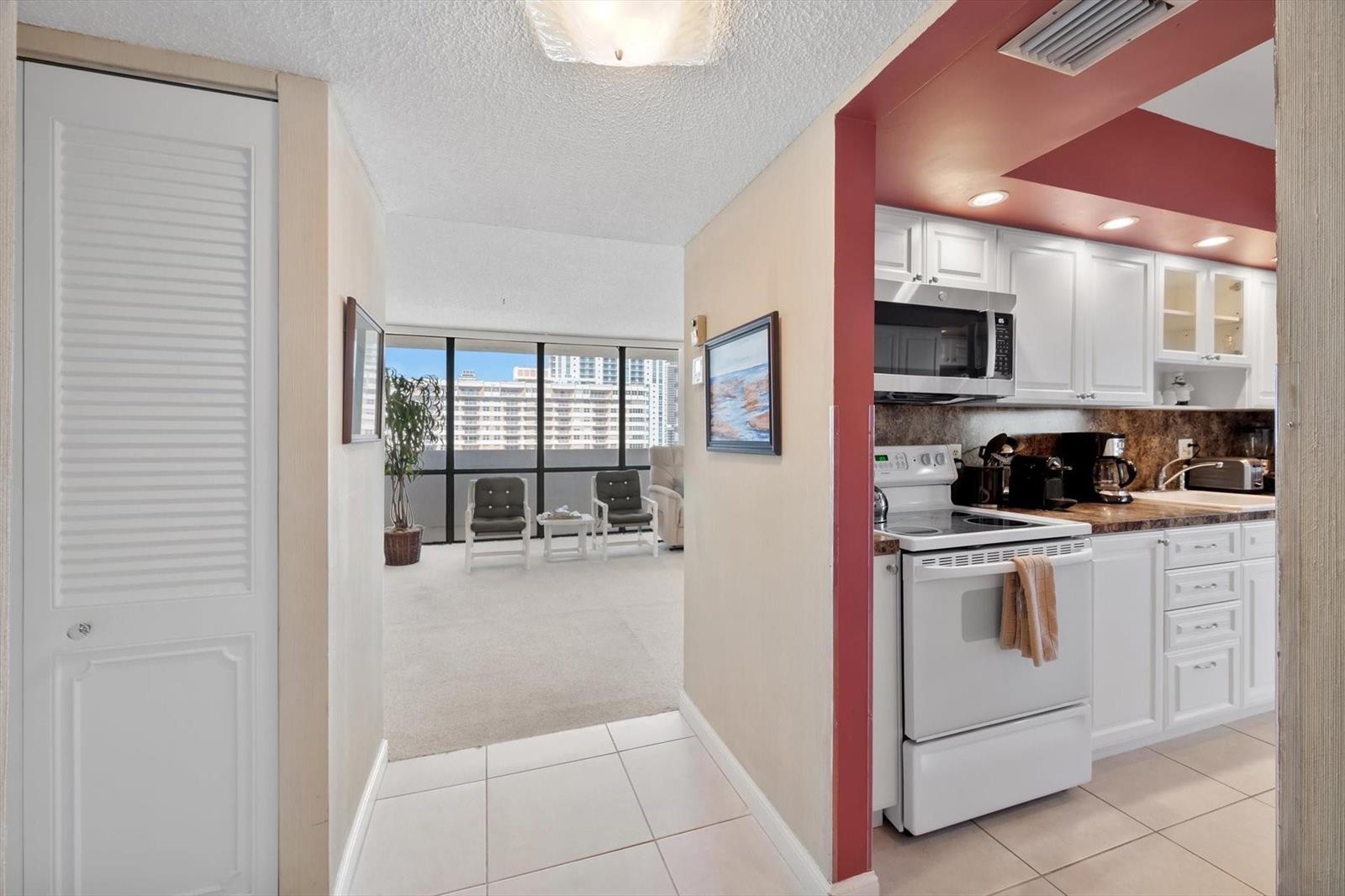 Photo of 2017 Ocean  #Ph1, Hallandale Beach, Florida, 33009 - Photo 11
