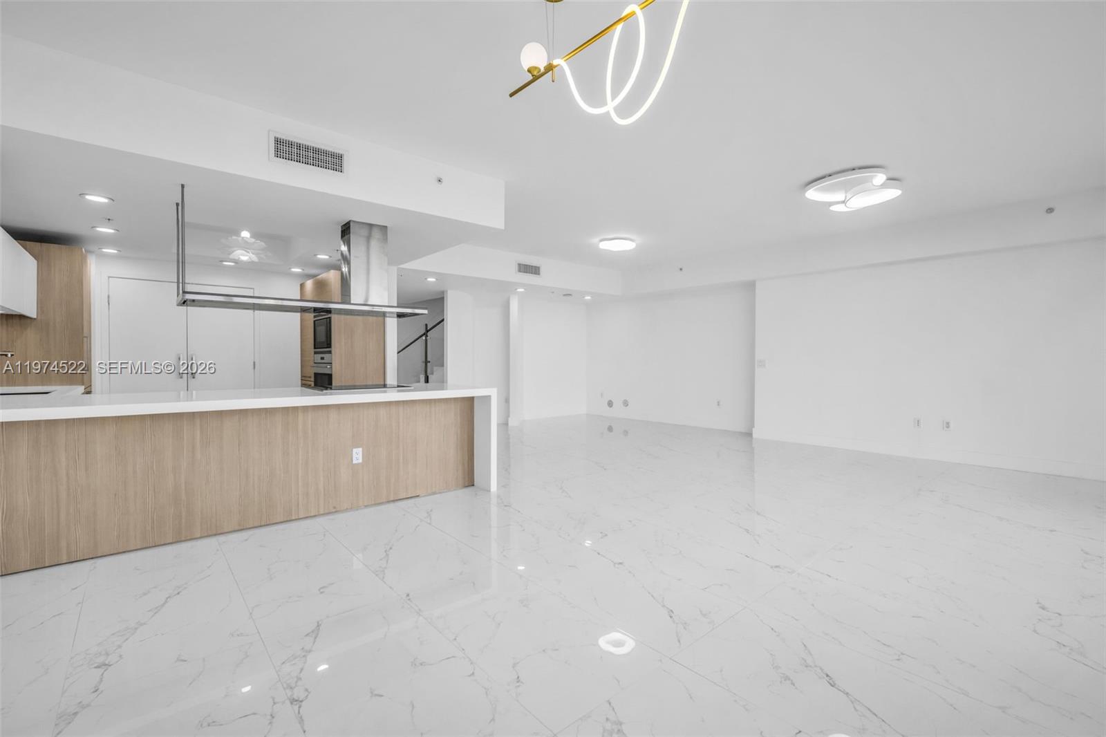 Photo of 17111 Biscayne Blvd #411, North Miami Beach, Florida, 33160 -