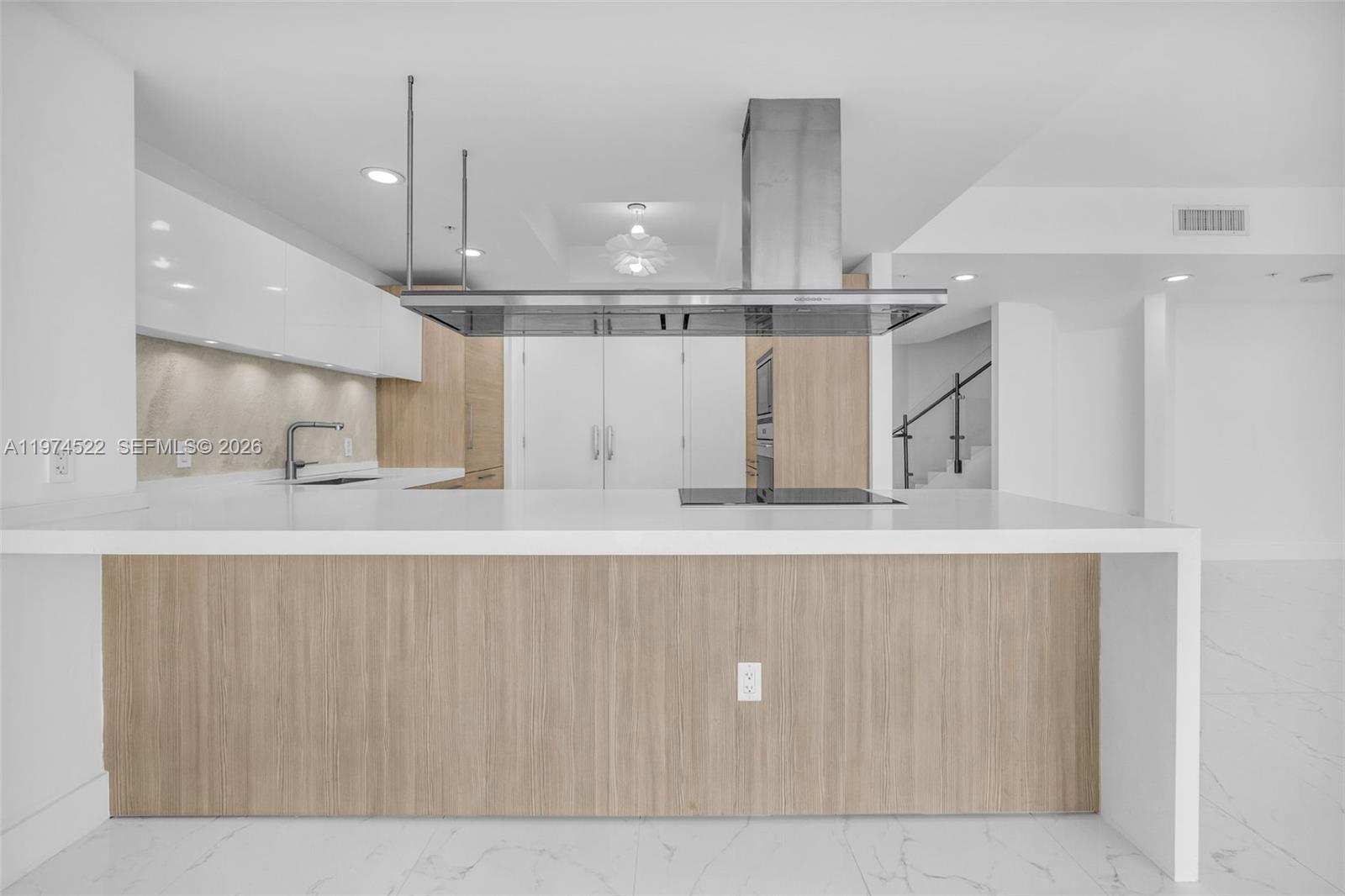 Photo of 17111 Biscayne Blvd #411, North Miami Beach, Florida, 33160 -