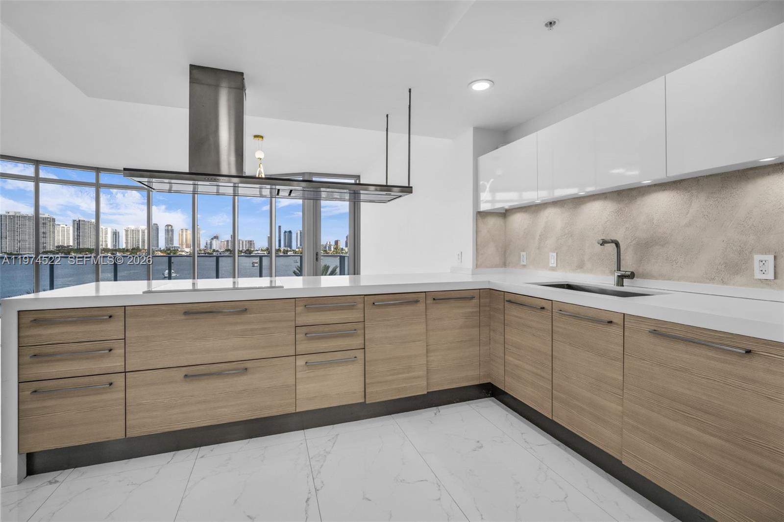 Photo of 17111 Biscayne Blvd #411, North Miami Beach, Florida, 33160 -