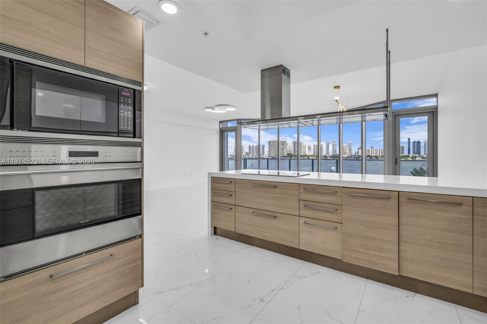 Photo of 17111 Biscayne Blvd #411, North Miami Beach, Florida, 33160 -