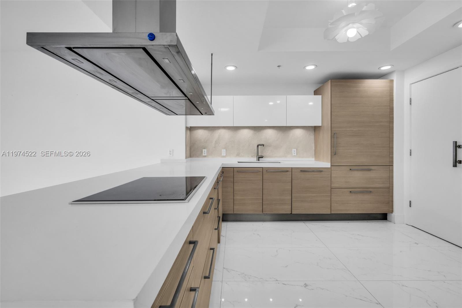 Photo of 17111 Biscayne Blvd #411, North Miami Beach, Florida, 33160 -