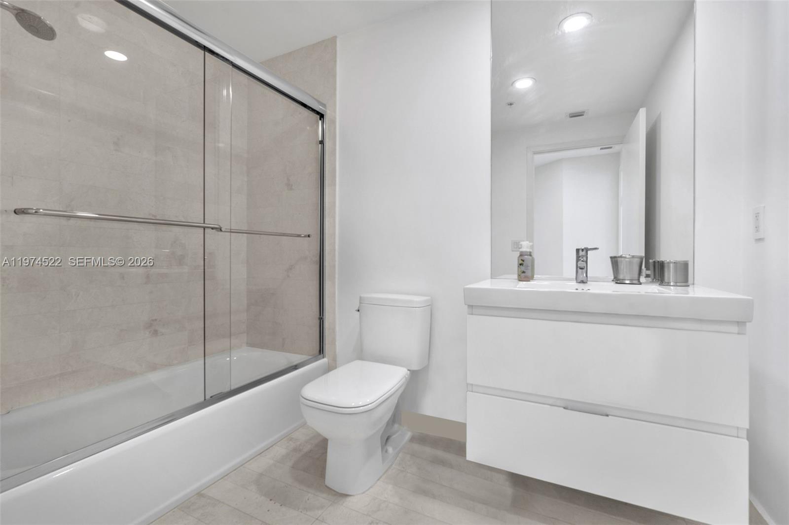 Photo of 17111 Biscayne Blvd #411, North Miami Beach, Florida, 33160 -
