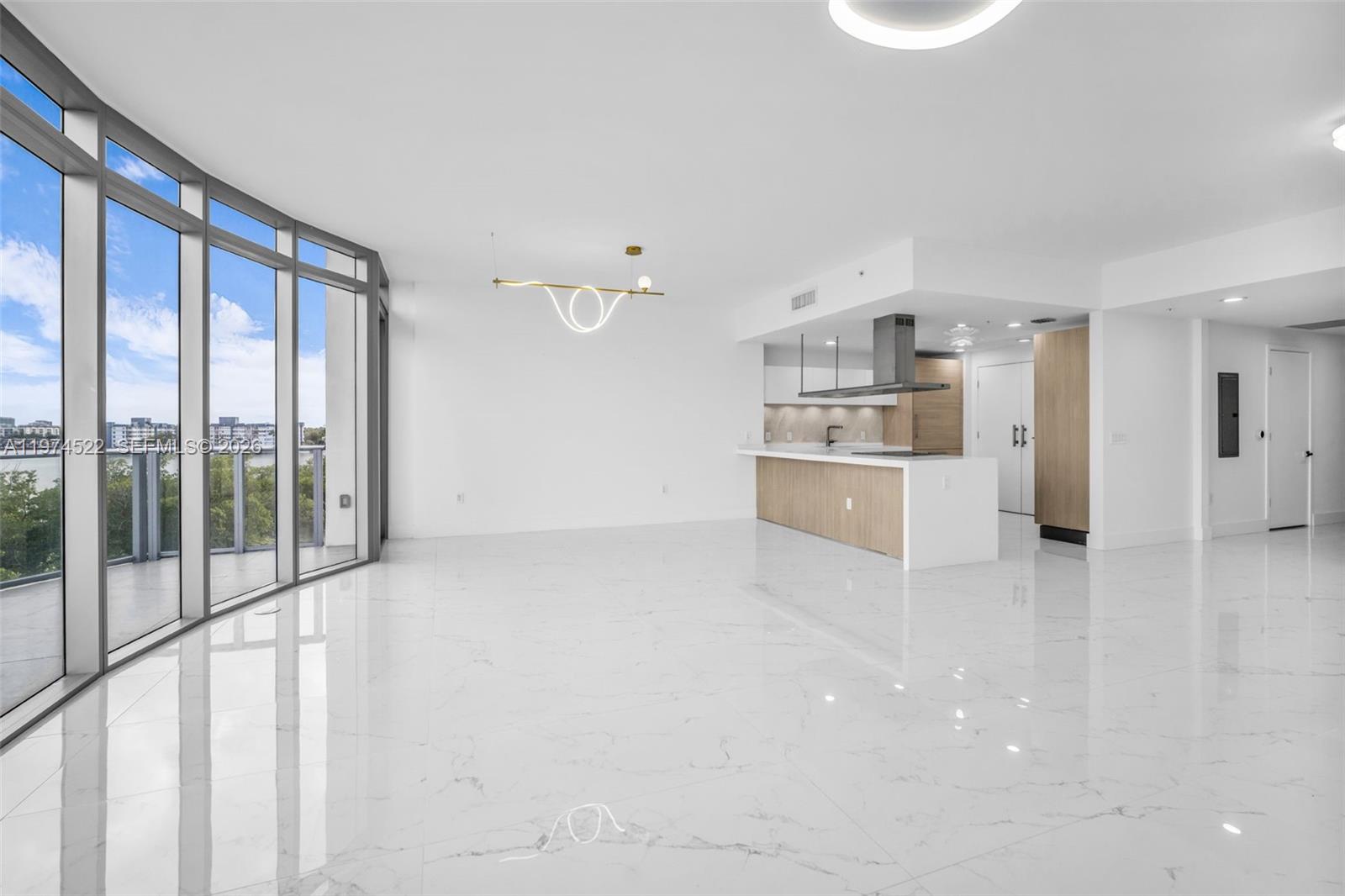 Photo of 17111 Biscayne Blvd #411, North Miami Beach, Florida, 33160 -