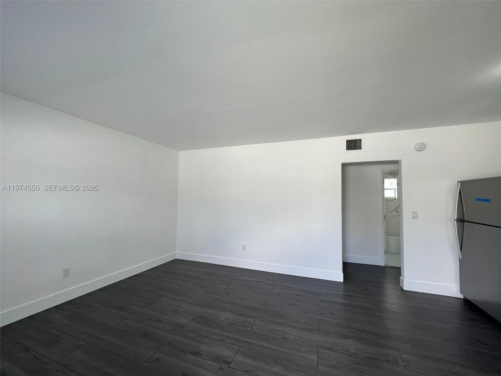   /   кв.футов $ 2026-03-04 0 Фото