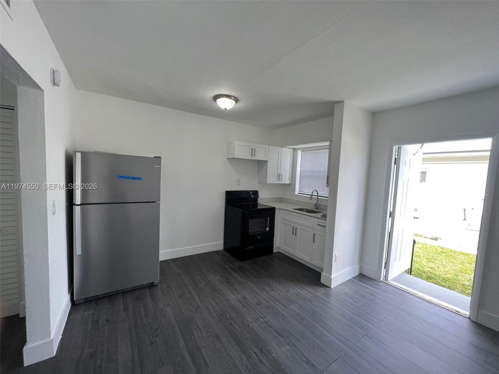   /   кв.футов $ 2026-03-04 0 Фото