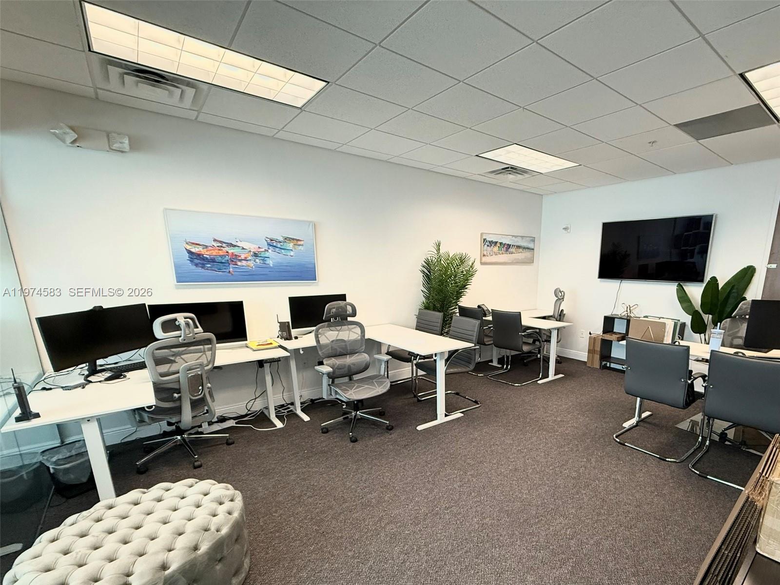 1605-1606  /   sq. ft. $ 2026-03-02 0 foto