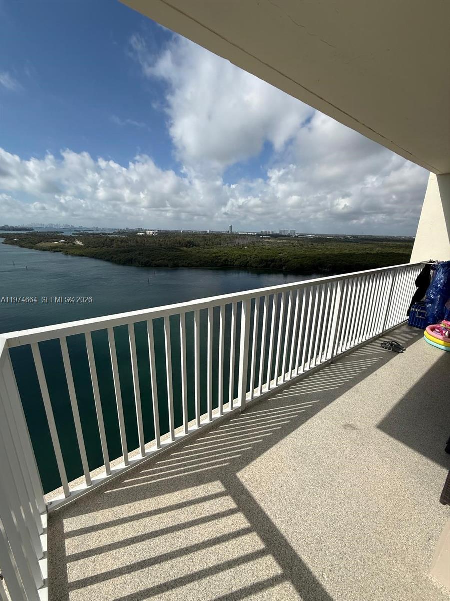 2106 3 / 3 1570 sq. ft. $ 2026-03-02 0 foto