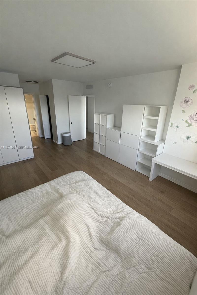 2106 3 / 3 1570 sq. ft. $ 2026-03-02 0 foto