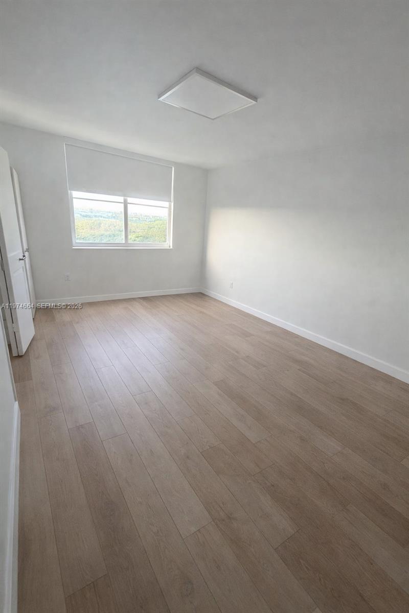 2106 3 / 3 1570 sq. ft. $ 2026-03-02 0 foto