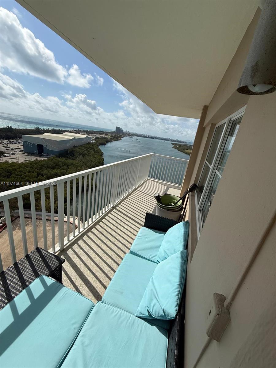 2106 3 / 3 1570 sq. ft. $ 2026-03-02 0 foto