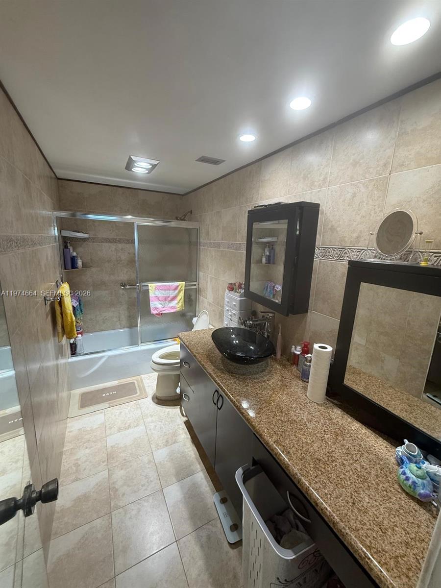 2106 3 / 3 1570 sq. ft. $ 2026-03-02 0 foto