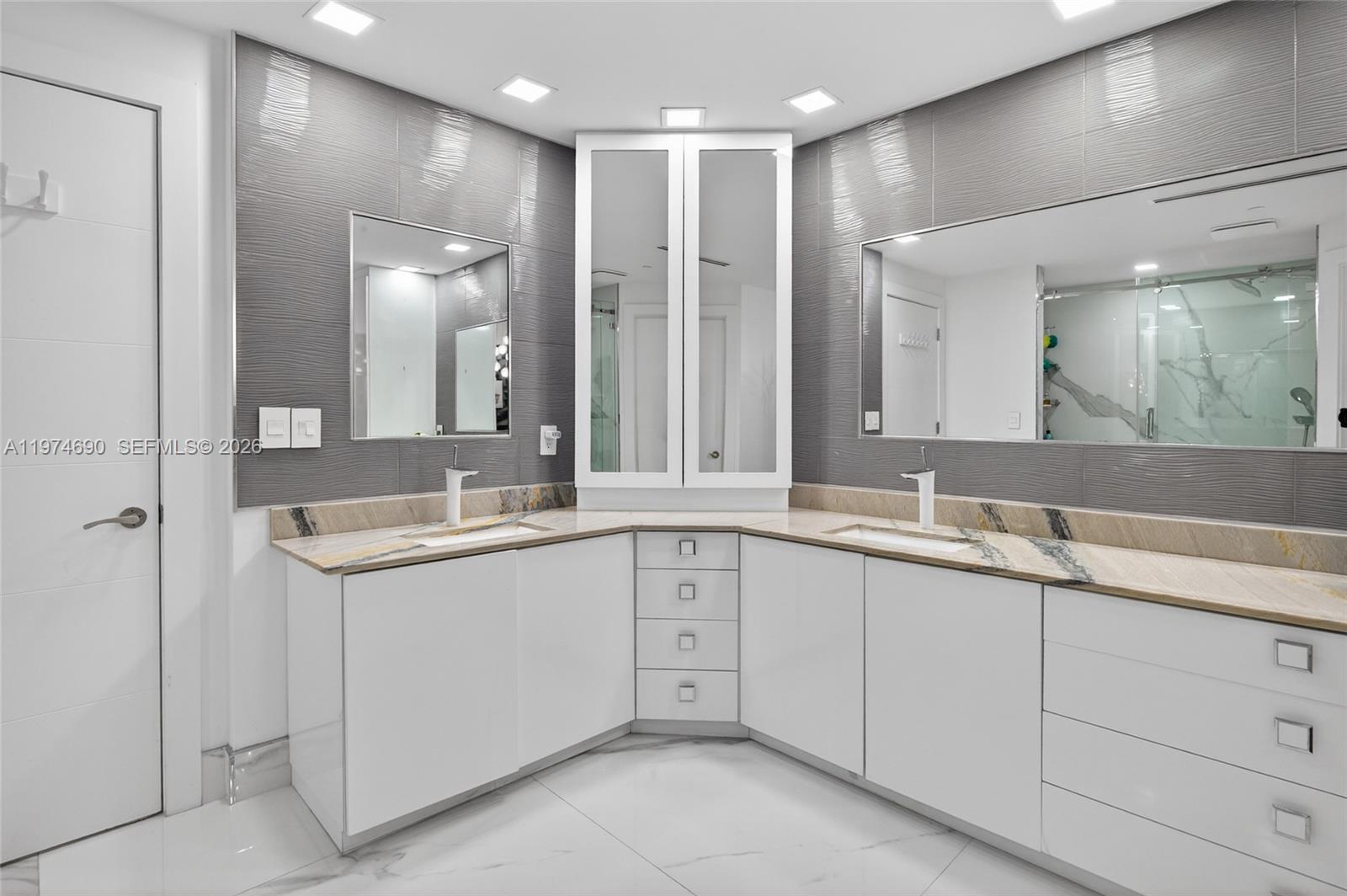 Photo of 3415 Ocean Dr  #401, Hollywood, Florida, 33019 - 