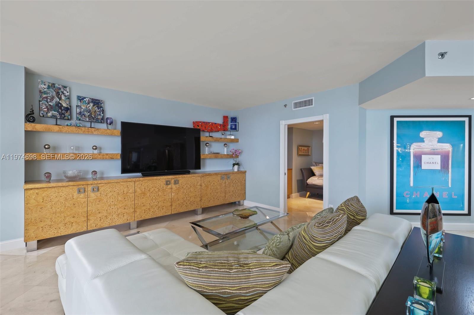 Подробнее 1006 5 / 6 4740 кв.футов $ 2026-03-02 0 Фото