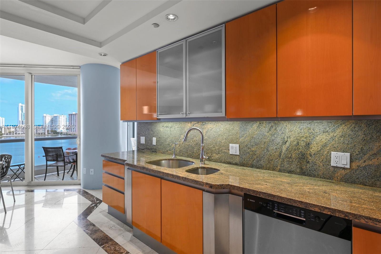 Подробнее 1006 5 / 6 4740 кв.футов $ 2026-03-02 0 Фото