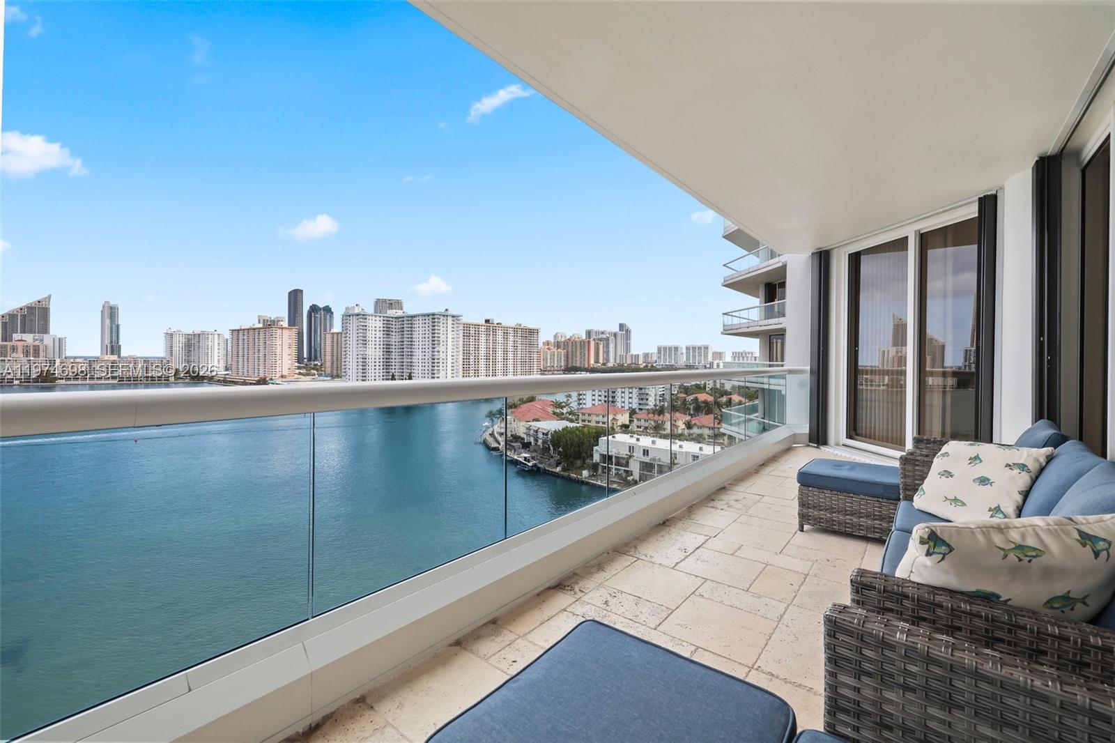 Подробнее 1006 5 / 6 4740 кв.футов $ 2026-03-02 0 Фото